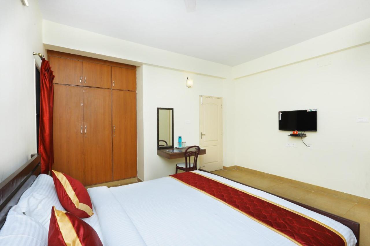 Capital O Twilight Bay Hotel Ченай Екстериор снимка